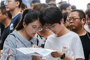 德天空：法兰克福不会在今夏出售拉尔森，他们没有为球员标价